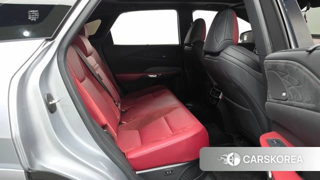 Lexus RX500h 5th generation 2025 Серебряный из Кореи, фото 2