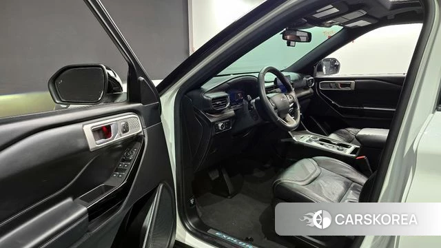 Ford Explorer 6th Generation 2023 Белый из Кореи, фото 2