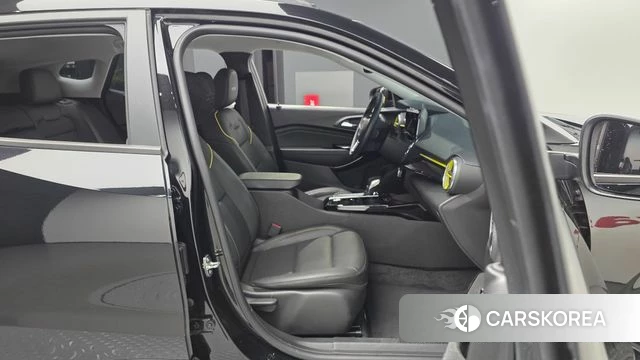 Chevrolet (GM Daewoo) Trax Crossover 2023 Черный из Кореи, фото 2