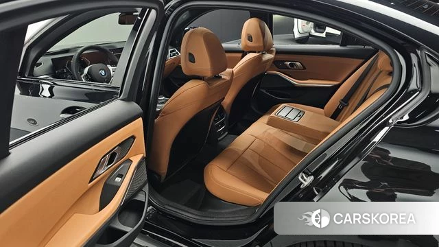 BMW 3 Series (G20) 2025 Черный из Кореи, фото 2