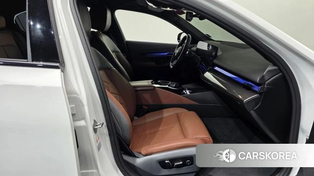 BMW i5 (G60) 2024 Белый из Кореи, фото 2