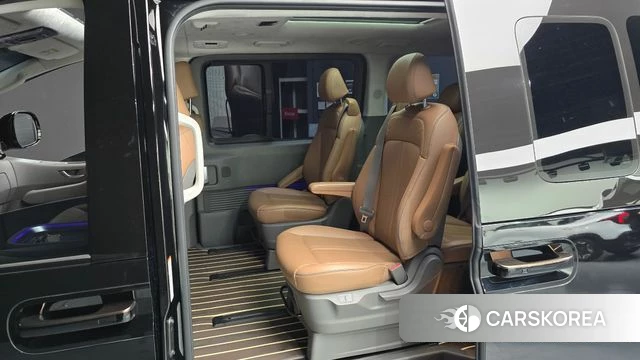 Hyundai Staria 2024 Черный из Кореи, фото 2
