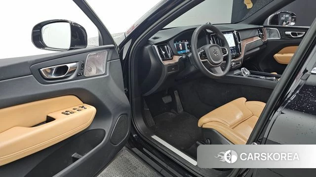 Volvo XC60 second Generation 2022 Черный из Кореи, фото 3