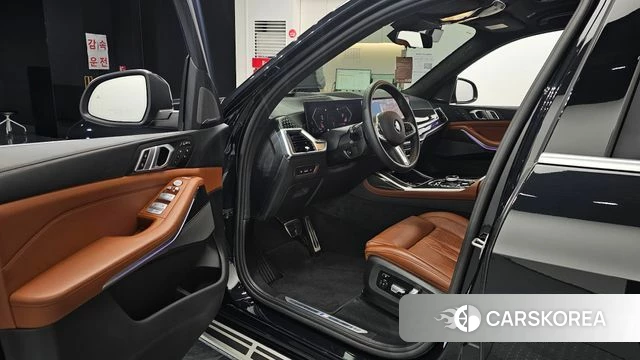 BMW X7 (G07) 2025 Черный из Кореи, фото 2