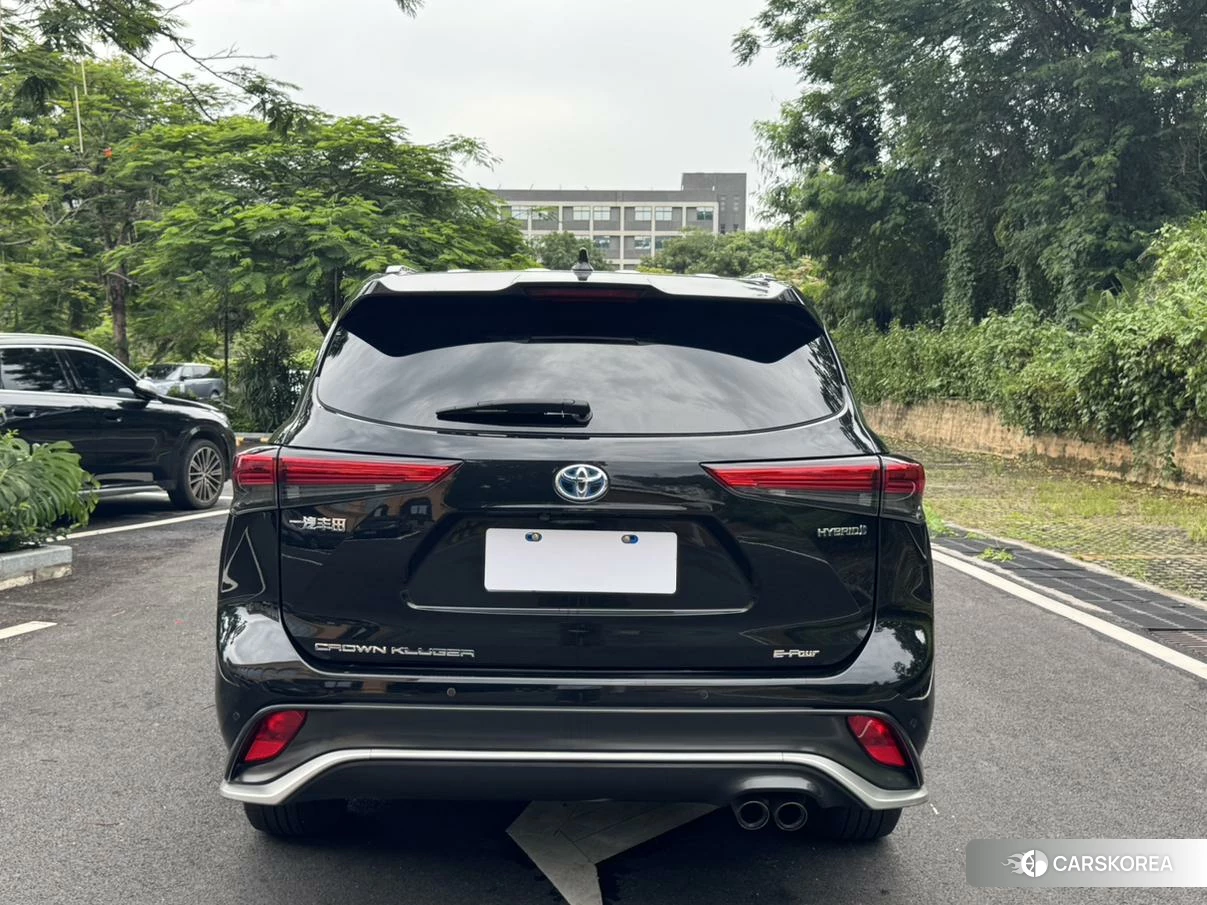 Toyota Crown 2022 Черный из Китая, фото 2