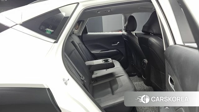 Hyundai Kona (SX2) 2024 Белый из Кореи, фото 2
