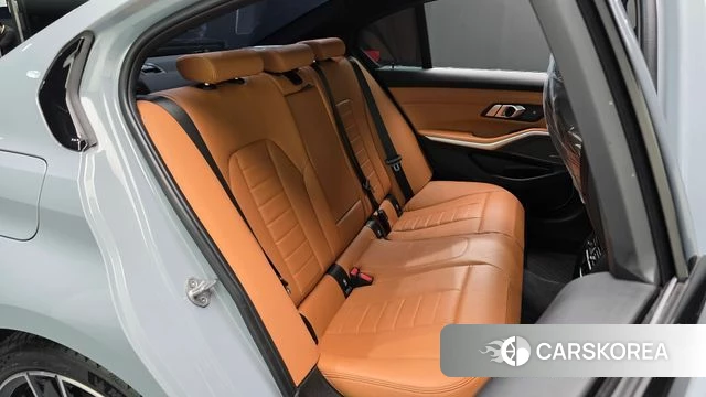 BMW 3 Series (G20) 2023 Серебристо-серый из Кореи, фото 2