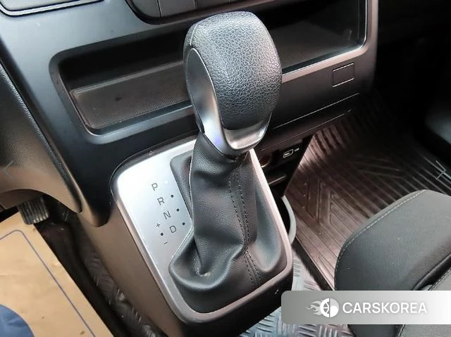 Hyundai Staria 2023 Серый из Кореи, фото 2