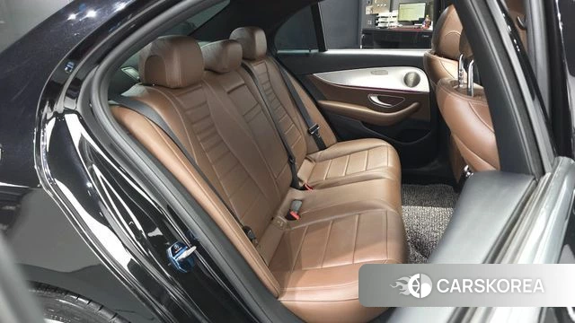 Mercedes-Benz E-Class W213 2020 Черный из Кореи, фото 2