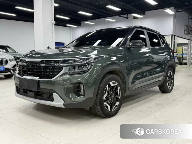 Kia Seltos 2023 Зеленый из Китая, фото 2