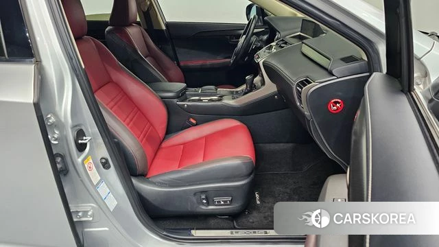Lexus NX300h 2018 Серебряный из Кореи, фото 3