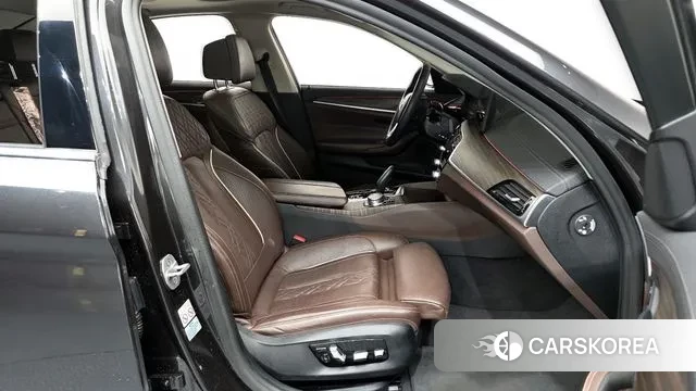 BMW 5 Series (G30) 2021 Серый из Кореи, фото 2