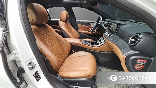 Mercedes-Benz E-Class W213 2021 Белый из Кореи, фото 2
