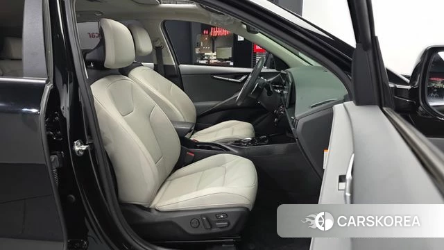 Kia Di Ol Nu Niro 2023 Черный из Кореи, фото 2