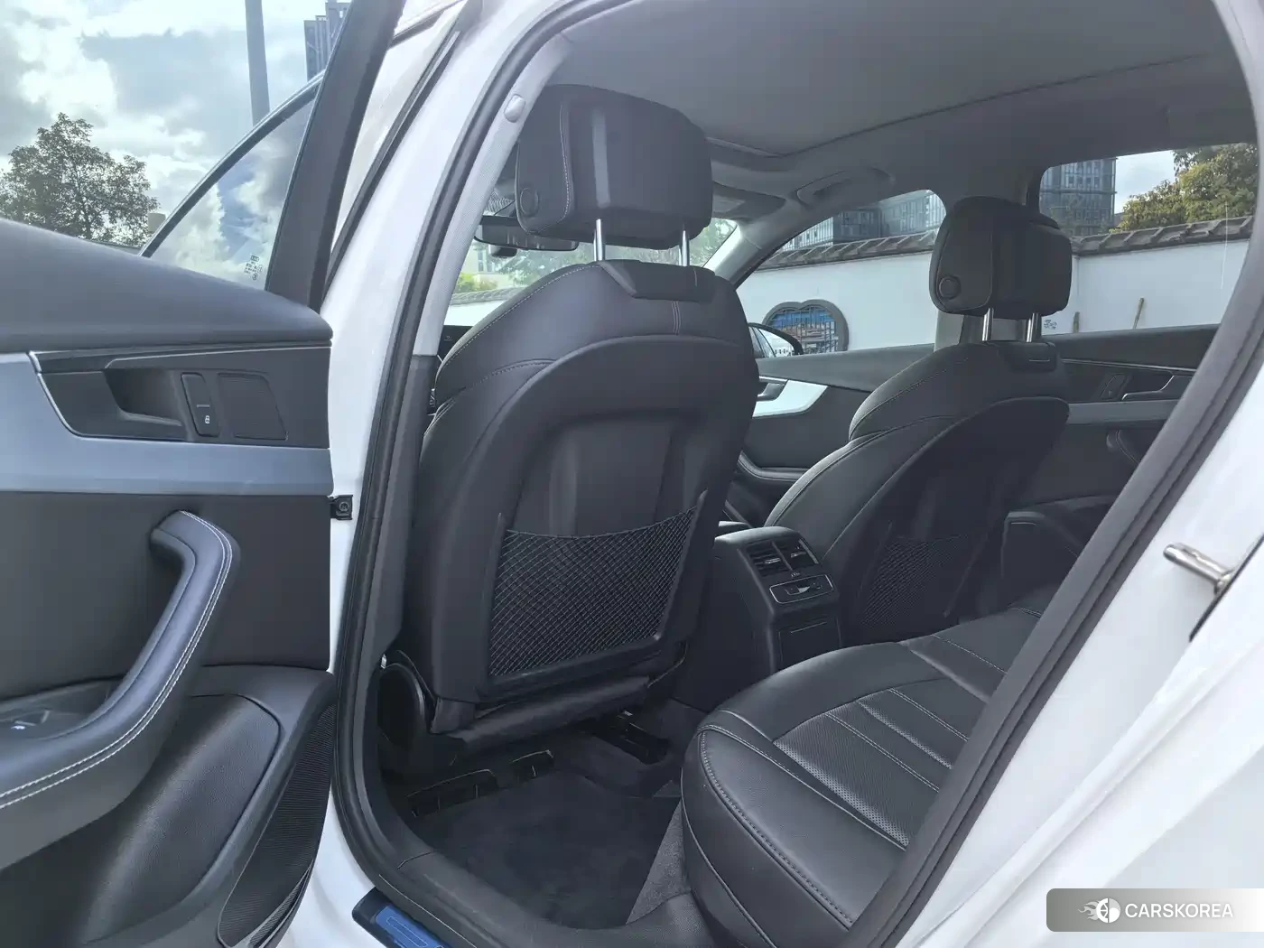 Audi A4L 2022 Белый из Китая, фото 2