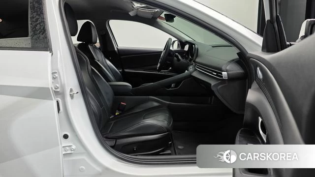 Hyundai Avante (CN7) 2022 Белый из Кореи, фото 2