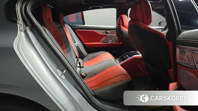 BMW 8 Series (G15) 2022 Серебряный из Кореи, фото 2
