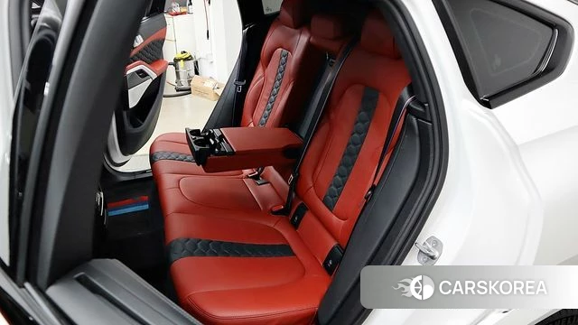 BMW X6M (G06) 2022 Белый из Кореи, фото 2