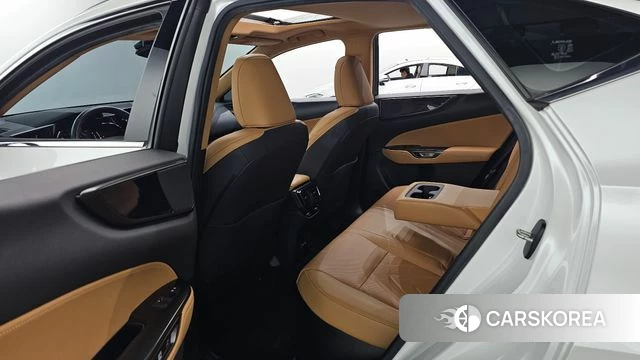 Lexus NX350h Second generation 2022 Белый из Кореи, фото 2