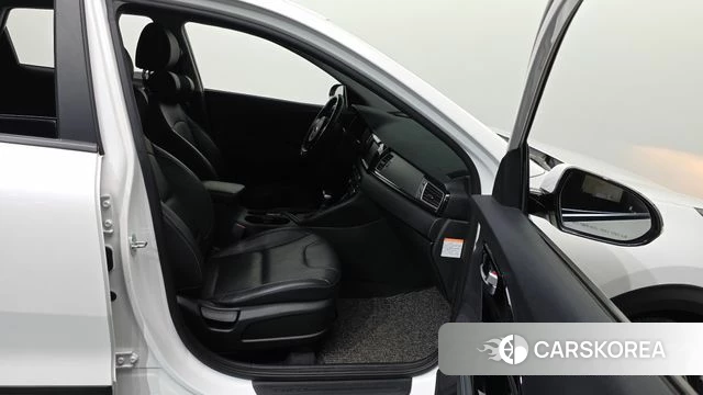 Kia Niro 2018 Белый из Кореи, фото 2