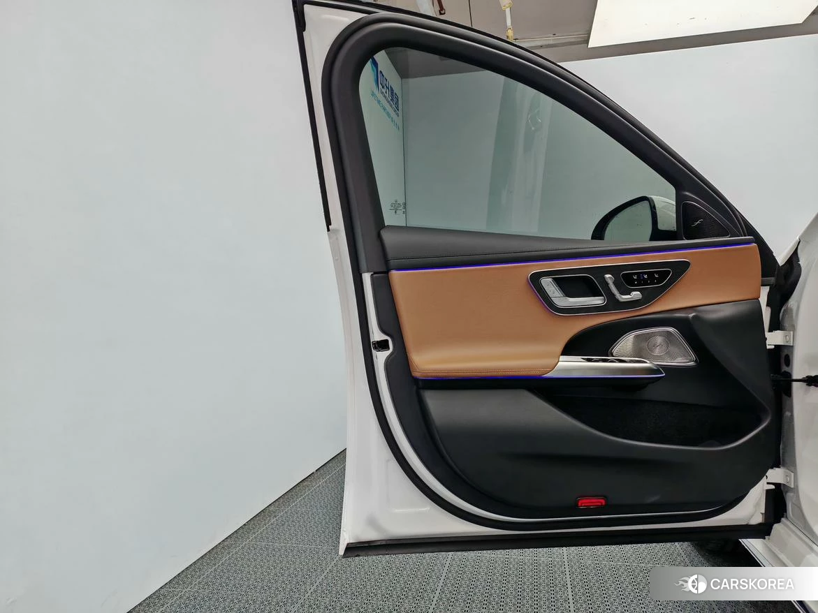 Mercedes-Benz E-Class 2025 Белый из Китая, фото 2