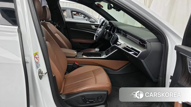 Audi A6 (C8) 2021 Белый из Кореи, фото 2