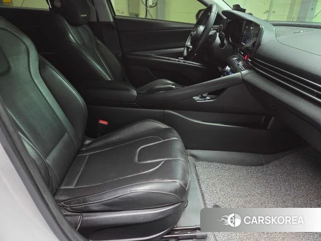 Hyundai Avante (CN7) 2022 Серебристо-серый из Кореи, фото 2