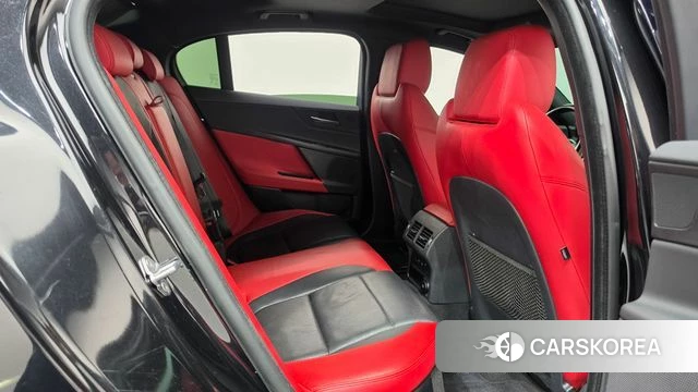 Jaguar XE 2019 Черный из Кореи, фото 2