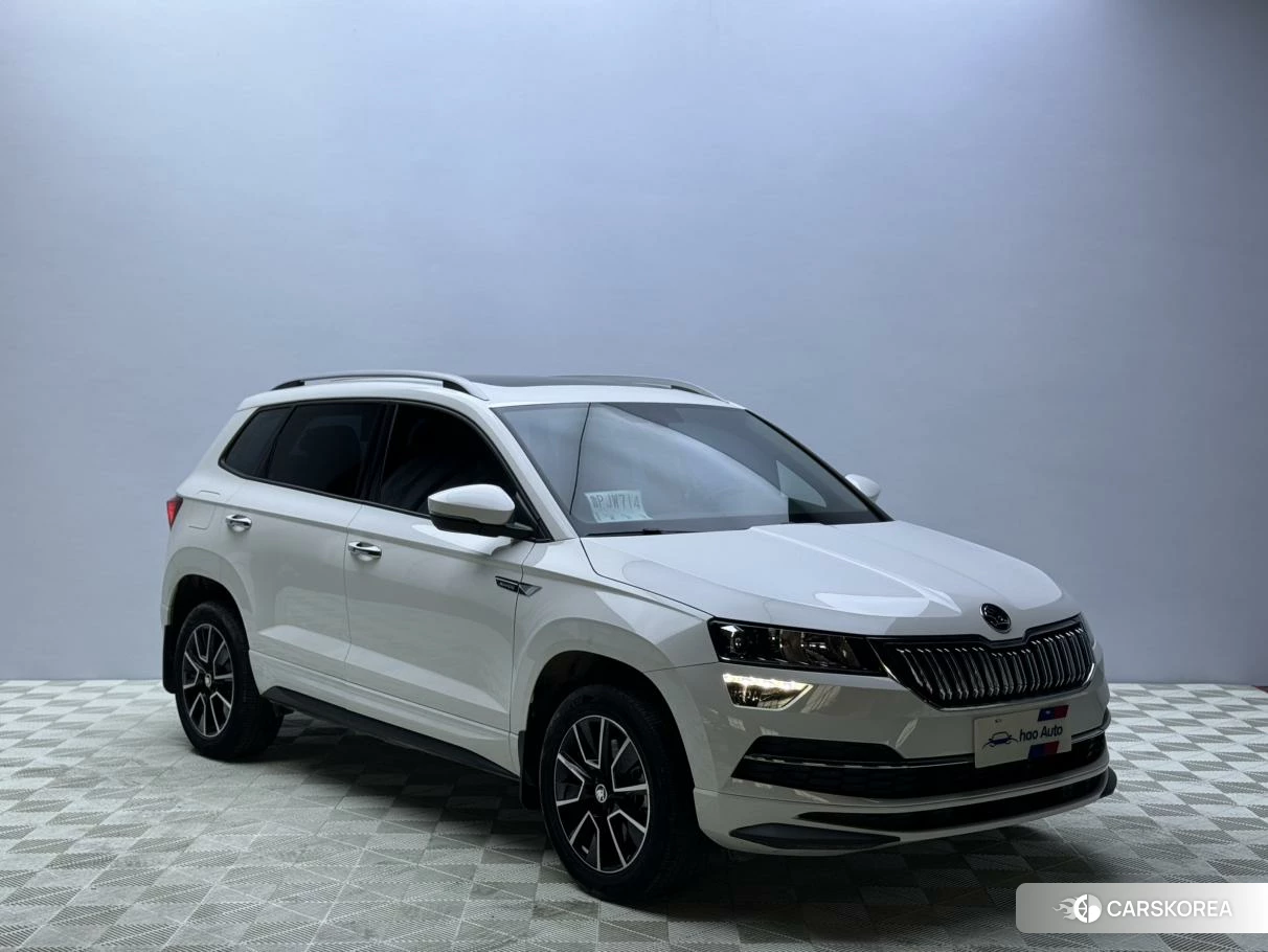 Skoda Karoq 2022 Белый из Китая, фото 2