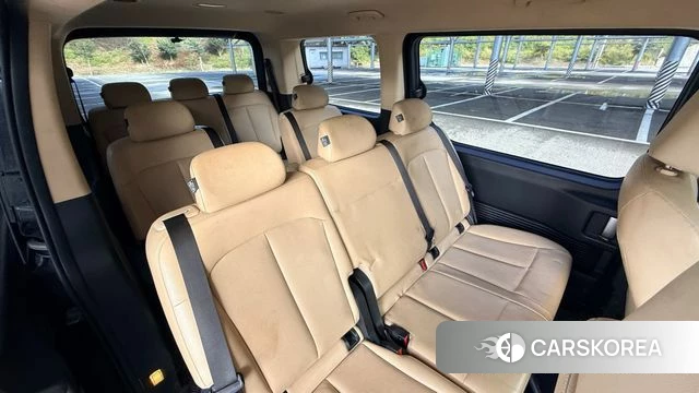 Hyundai Staria 2023 Черный из Кореи, фото 2