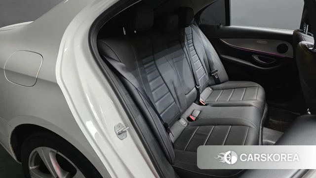 Mercedes-Benz E-Class W213 2018 Белый из Кореи, фото 2