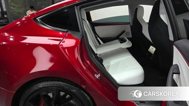 Tesla Model 3 2025 Красный из Кореи, фото 2