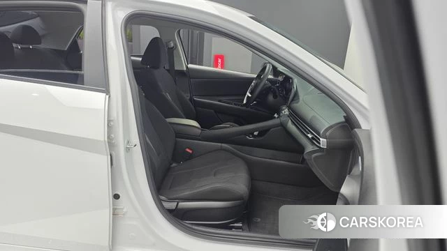 Hyundai Avante (CN7) 2021 Белый из Кореи, фото 2