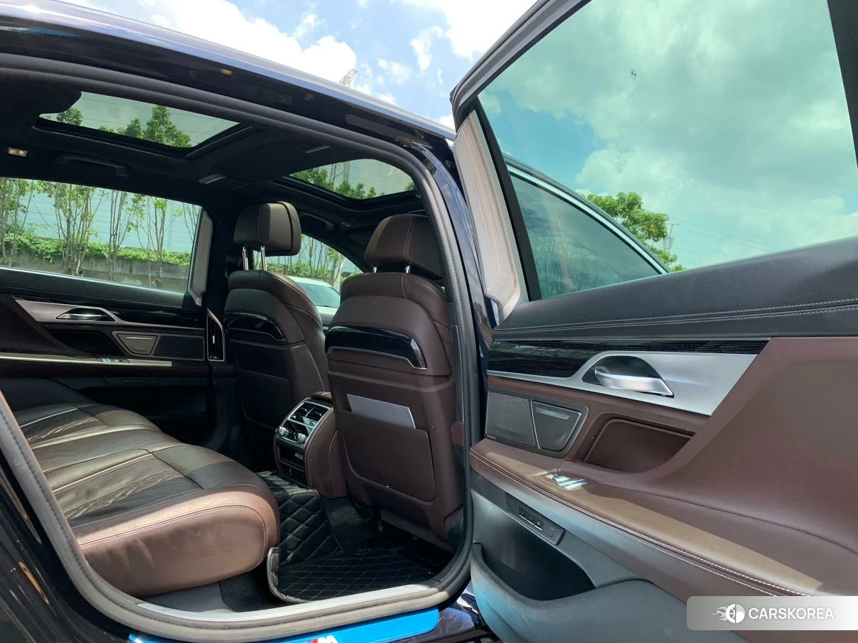 BMW 7 series 2021 Черный из Китая, фото 2