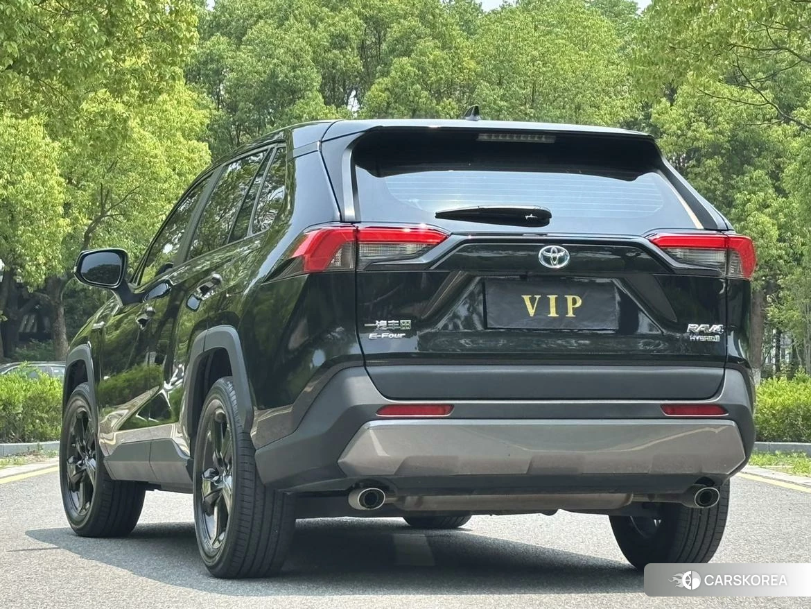 Toyota RAV4 2021 Черный из Китая, фото 2