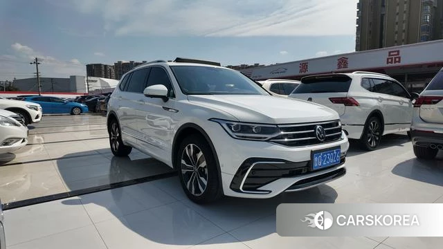Volkswagen Tiguan L 2021 Белый из Китая, фото 2