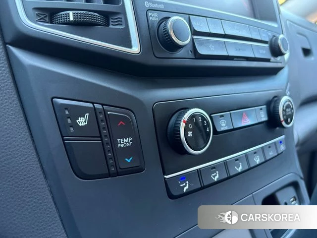 Hyundai The New Grand Starex 2019 Серебристо-серый из Кореи, фото 2