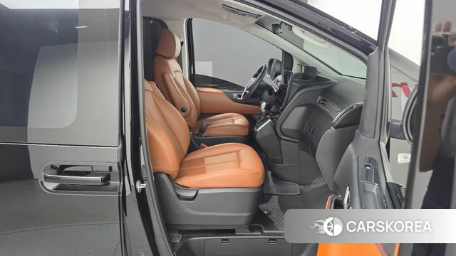 Hyundai Staria 2025 Черный из Кореи, фото 2