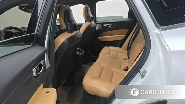 Volvo XC60 second Generation 2018 Белый из Кореи, фото 2