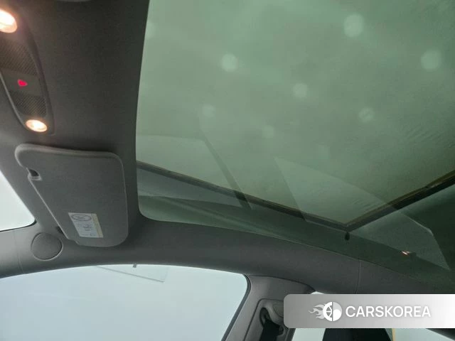 Tesla Model Y 2024 Белый из Кореи, фото 2