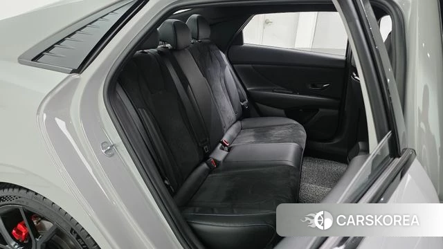 Hyundai Avante (CN7) 2021 Серебристо-серый из Кореи, фото 2