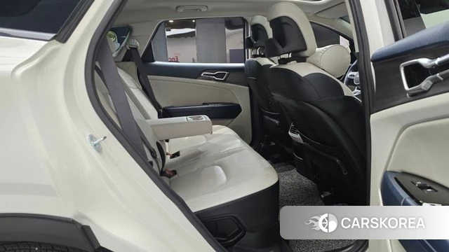 Kia Sportage 5th Generation Hybrid 2022 Белый из Кореи, фото 2