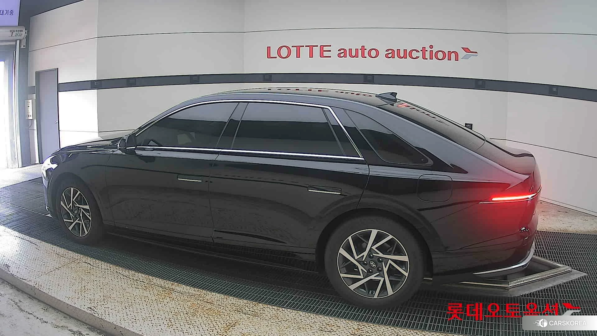 Hyundai Grandeur Hybrid 2023 Abyss Black Pearl из Кореи, фото 2