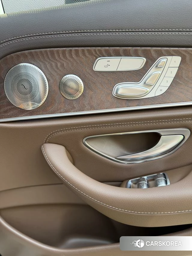 Mercedes-Benz E-Class 2023 Черный из Китая, фото 2