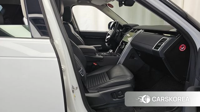 Land Rover Discovery 5 2021 Белый из Кореи, фото 2
