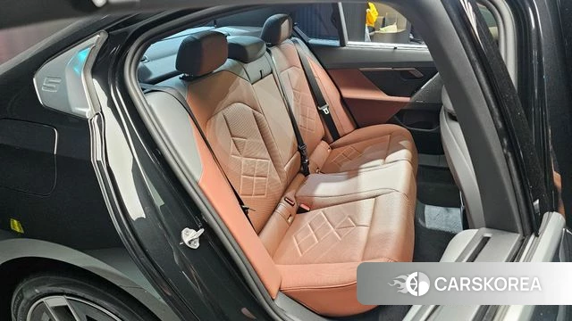 BMW 5 Series (G60) 2026 Черный из Кореи, фото 2
