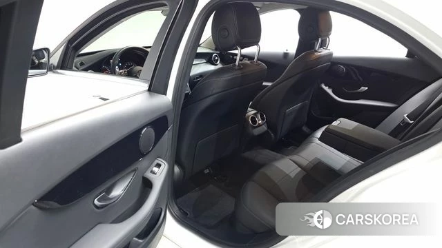 Mercedes-Benz C-Class W205 2020 Белый из Кореи, фото 2