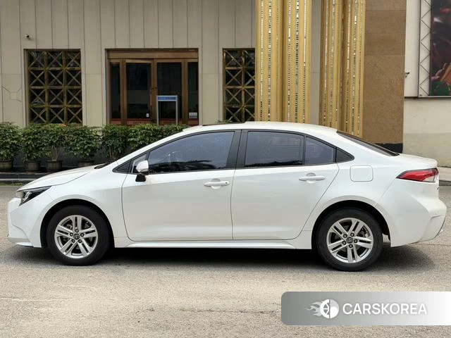 Toyota Levin 2021 Белый из Китая, фото 2