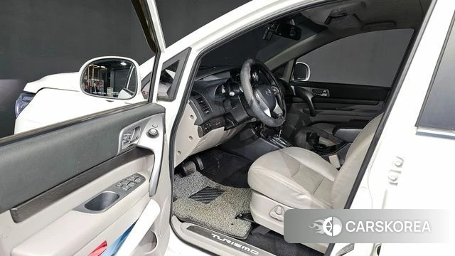 Ssangyong Korando Turismo 2019 Белый из Кореи, фото 2