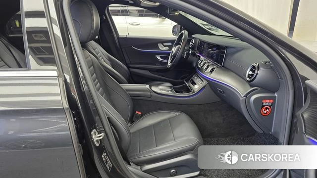 Mercedes-Benz E-Class W213 2022 Серый из Кореи, фото 2